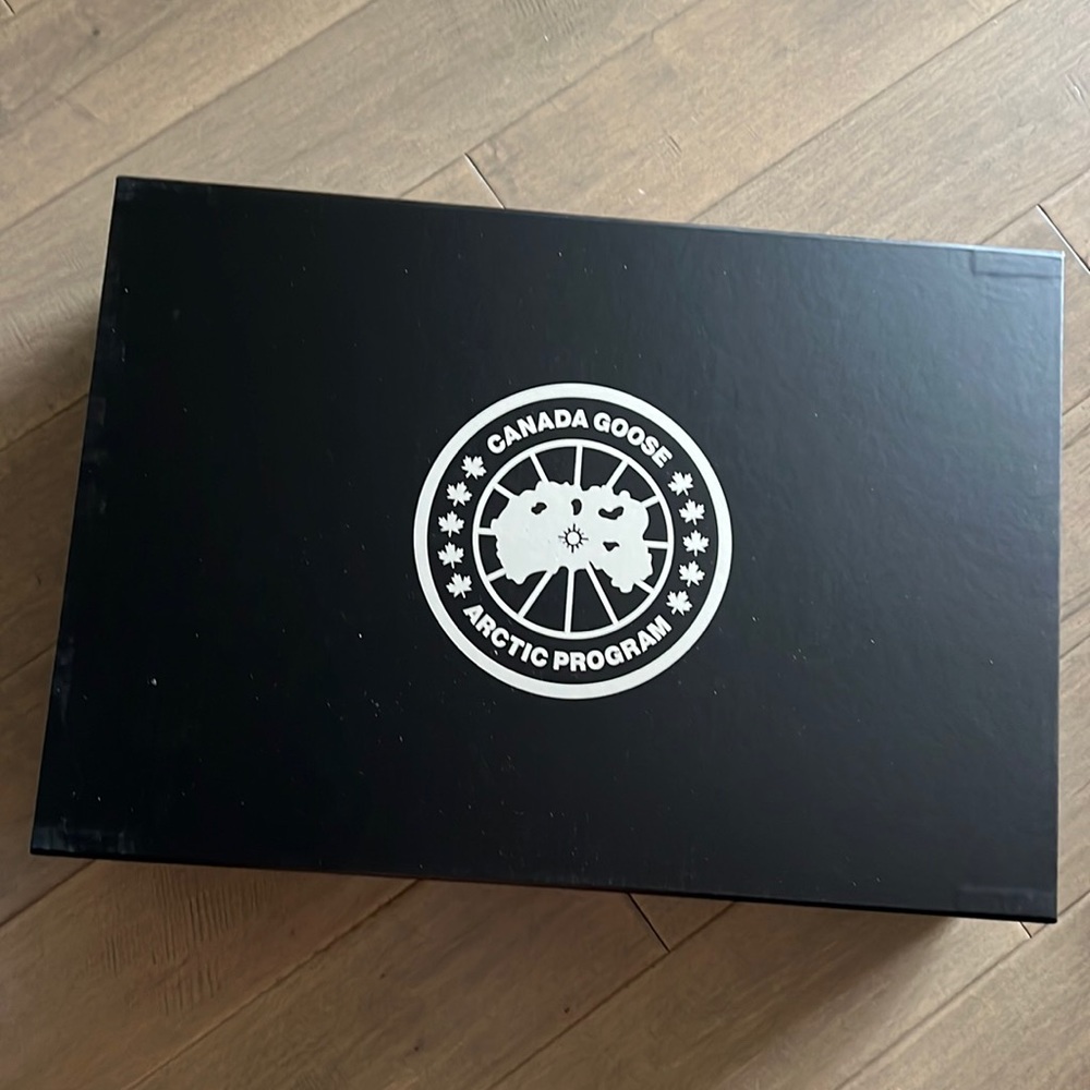 Canada Goose empty Gift Box/dust bag set